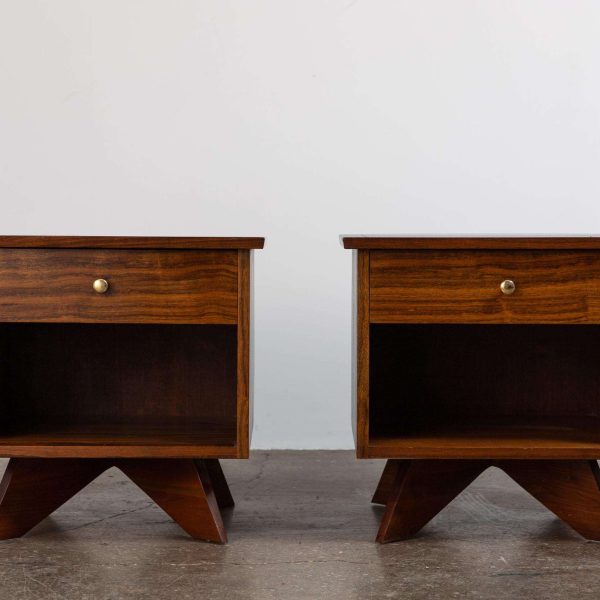 George Nakashima Origins Nightstands for Widdicomb, Walnut - Pair - Image 3