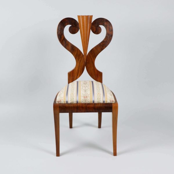19th Century Fine Biedermeier Walnut Set of Six Chairs & Table, Vienna, c. 1825 - Image 8