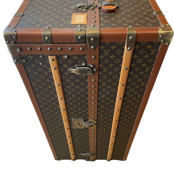 Wardrobe Louis Vuitton Trunk - Image 8