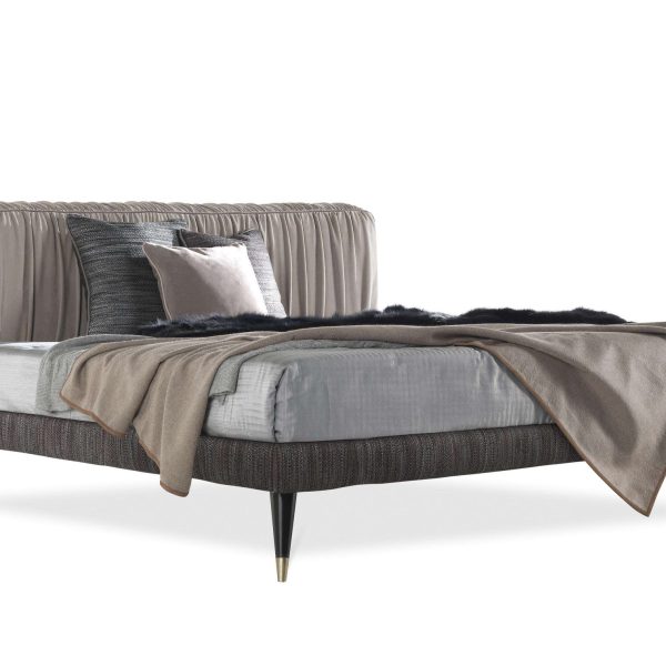 21st Century Highlander Bed in Leather by Gianfranco Ferré Home - Image 2