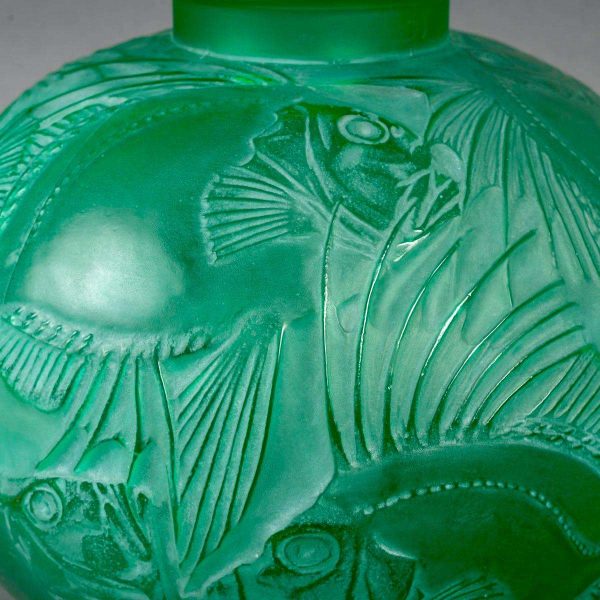 1921 René Lalique Vase Poissons Emerald Green Glass with White Patina Fishes - Image 6