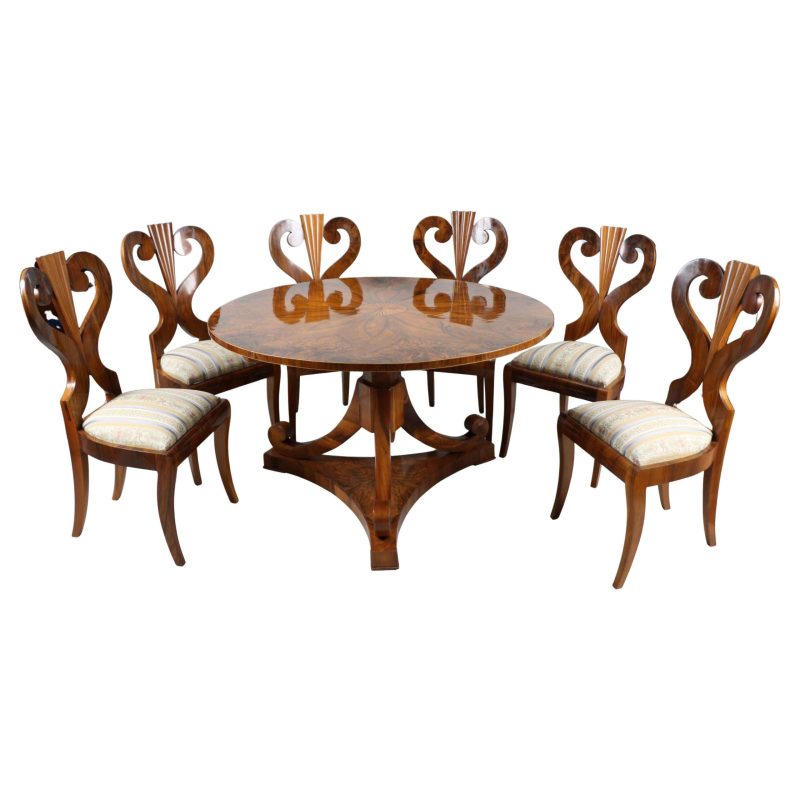 19th Century Fine Biedermeier Walnut Set of Six Chairs & Table, Vienna, c. 1825