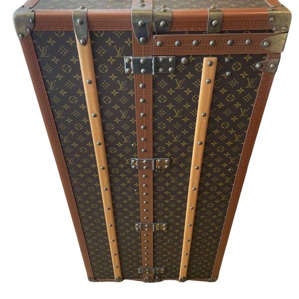 Wardrobe Louis Vuitton Trunk - Image 6
