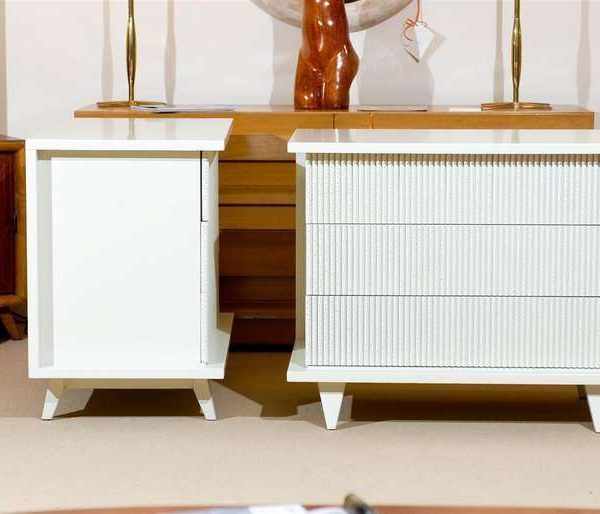Exceptional Pair of Modern Commodes by American of Martinsville, circa 1950 - Image 7
