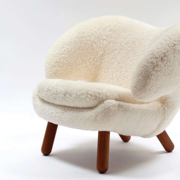 Finn Juhl Pelican Chair Skandilock Sheep Offwhite and Wood - Image 7