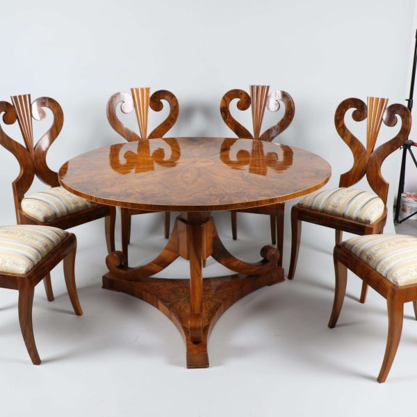 19th Century Fine Biedermeier Walnut Set of Six Chairs & Table, Vienna, c. 1825 - Image 2