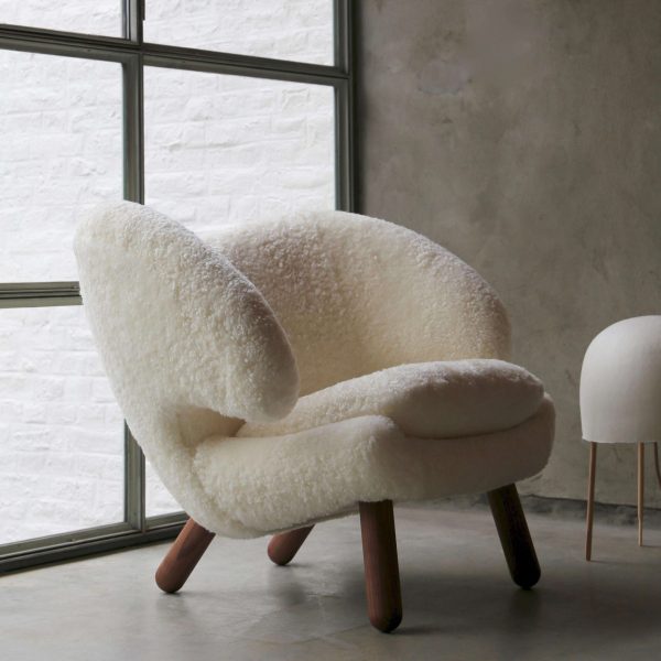 Finn Juhl Pelican Chair Skandilock Sheep Offwhite and Wood - Image 4