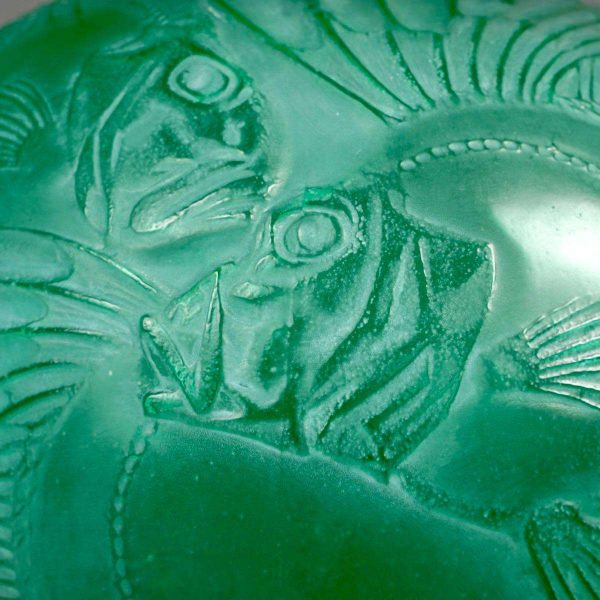 1921 René Lalique Vase Poissons Emerald Green Glass with White Patina Fishes - Image 5