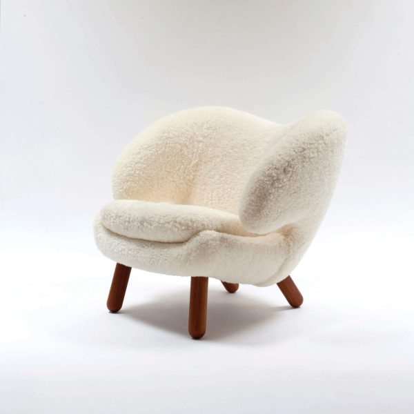 Finn Juhl Pelican Chair Skandilock Sheep Offwhite and Wood - Image 3